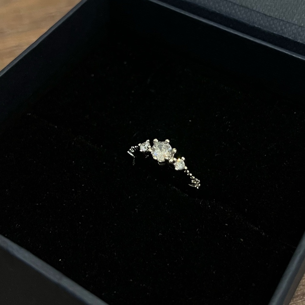 Dainty cluster diamond ring